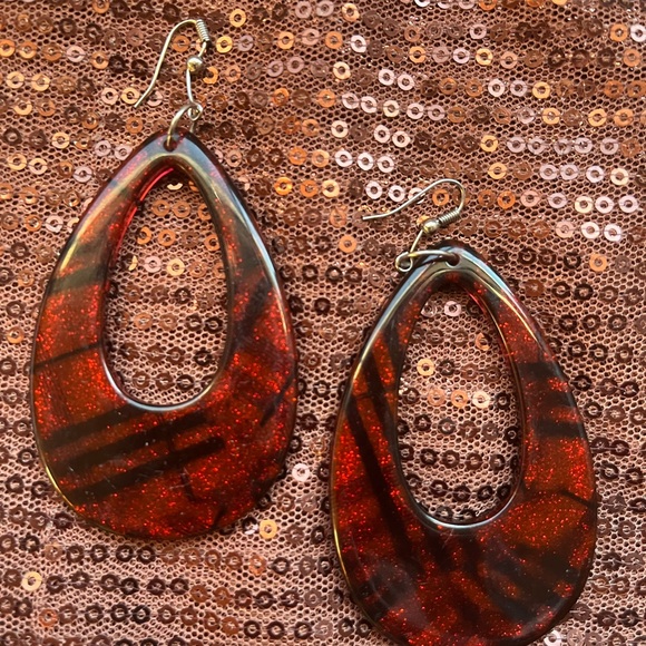 Red Plaid Acrylic Tear Drop Dangle Earrings - Picture 3 of 3